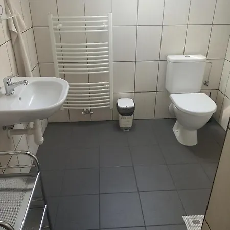 Na Podlesi Ve Zlate Korune Konukevi