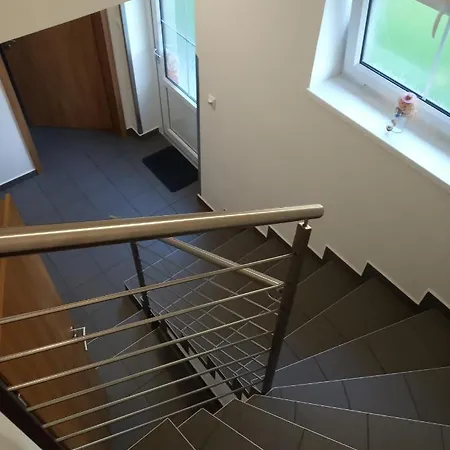 Na Podlesi Ve Zlate Korune *