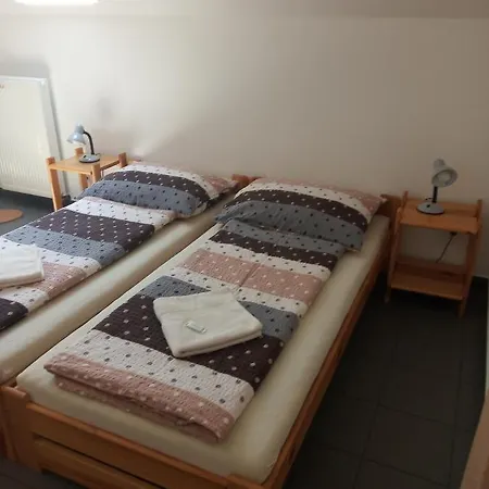 Na Podlesi Ve Zlate Korune
