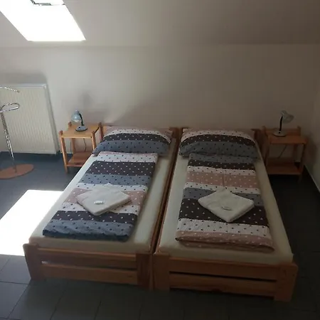 Na Podlesi Ve Zlate Korune Zlata Koruna