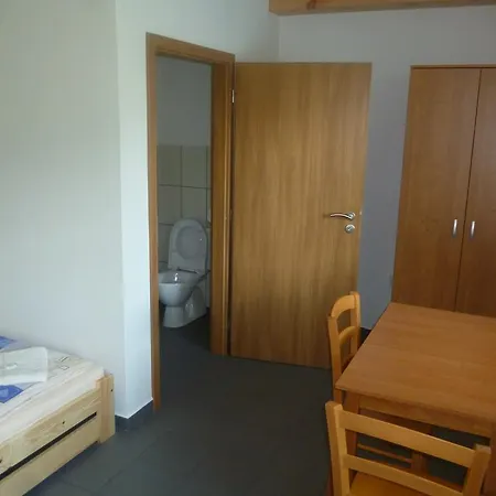 Na Podlesi Ve Zlate Korune Konukevi Zlatá Koruna