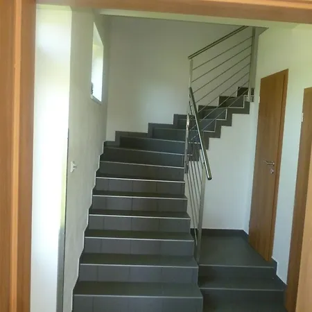 Na Podlesi Ve Zlate Korune *