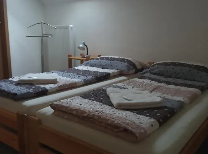 Na Podlesi Ve Zlate Korune Konukevi Zlatá Koruna