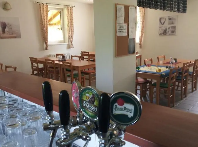 Na Podlesi Ve Zlate Korune Konukevi 3*