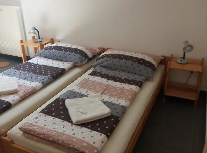 Na Podlesi Ve Zlate Korune
