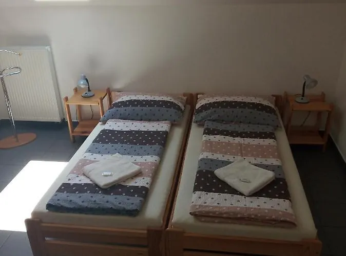 Na Podlesi Ve Zlate Korune Zlatá Koruna