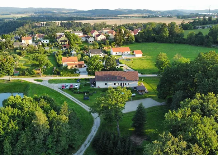 Na Podlesi Ve Zlate Korune Konukevi Zlatá Koruna