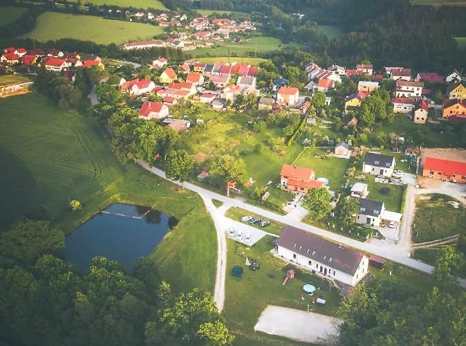 Na Podlesi Ve Zlate Korune Konukevi