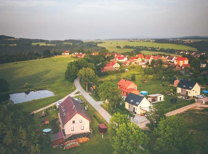 Konukevi Na Podlesi Ve Zlate Korune 3*